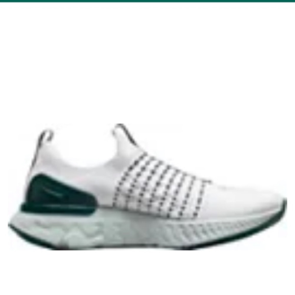Nike Women's React Phantom Run Flyknit 2 Running Shoes
